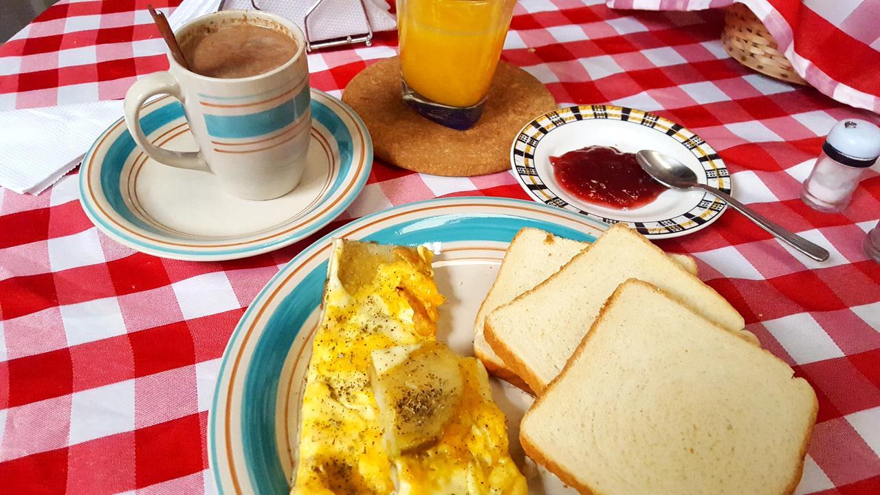Hostal Casa Lantana 수에스카 외부 사진