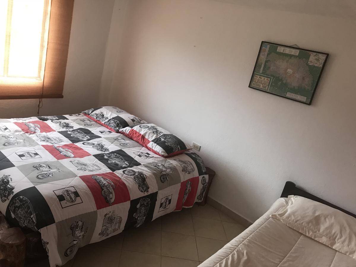 Hostal Casa Lantana 수에스카 외부 사진